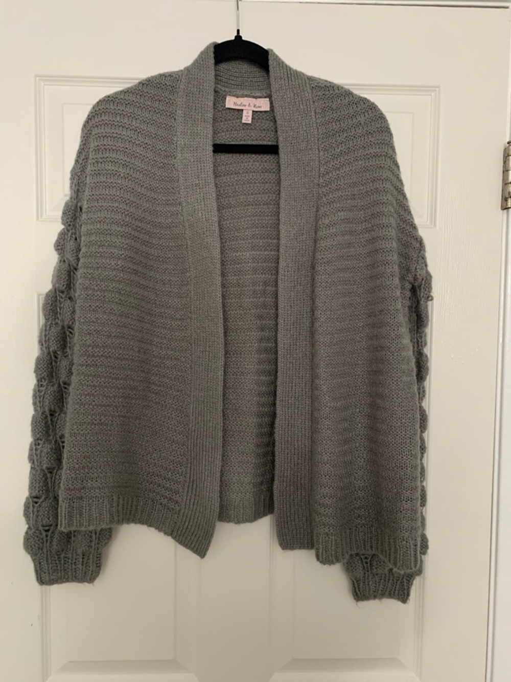 Open-Front Gray Knit Cardigan with Bubble Sleeve Detail